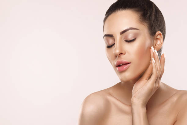 Facial contouring devices