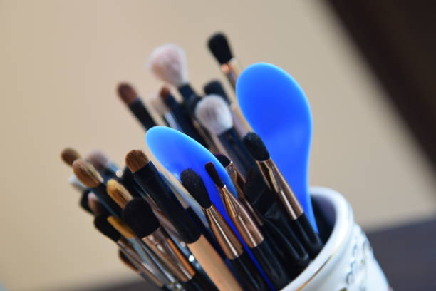 Makeup brush cleaner machine